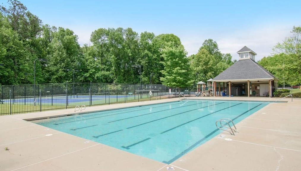 660 Beckenham Walk Dr, Dacula GA  30019-6735 exterior