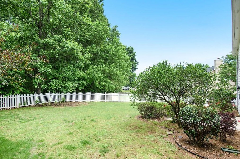 660 Beckenham Walk Dr, Dacula GA  30019-6735 exterior