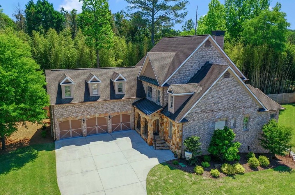 671 Windsor Pkwy, Atlanta GA  30342-2801 exterior