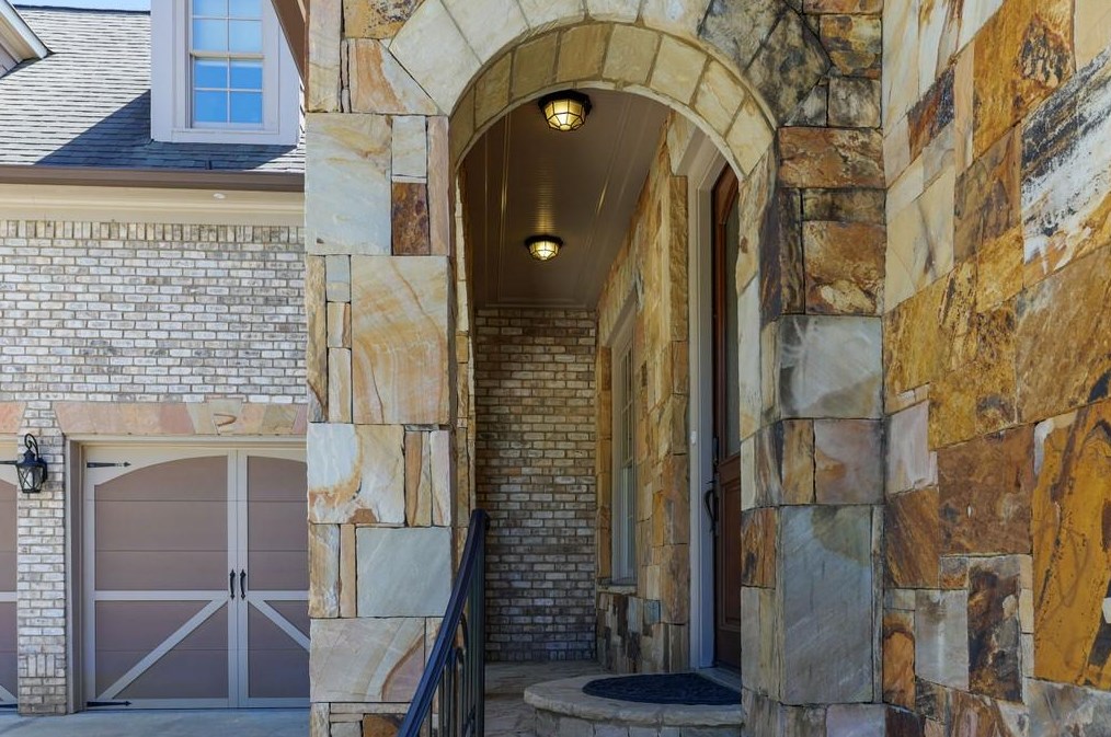 671 Windsor Pkwy, Atlanta GA  30342-2801 exterior