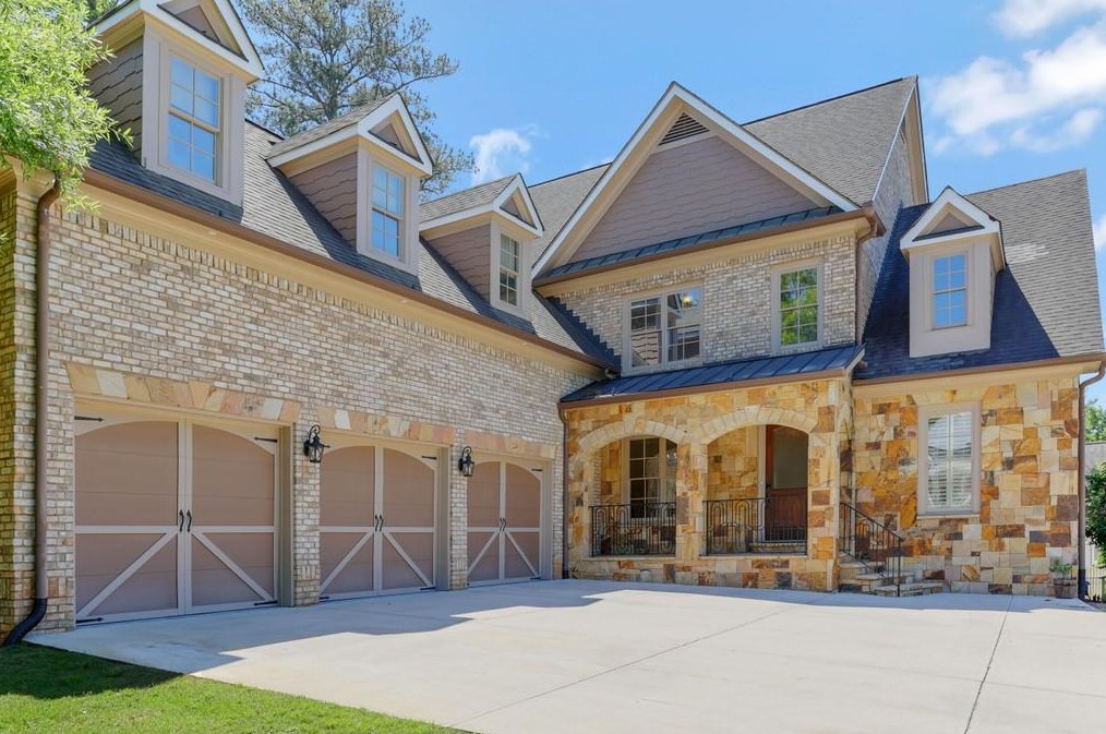 671 Windsor Pkwy, Atlanta GA  30342-2801 exterior