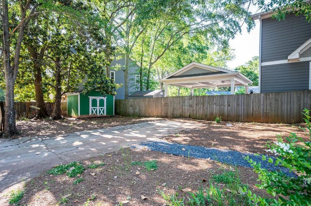 861 Lake Dr, Decatur GA  30030-4903 exterior