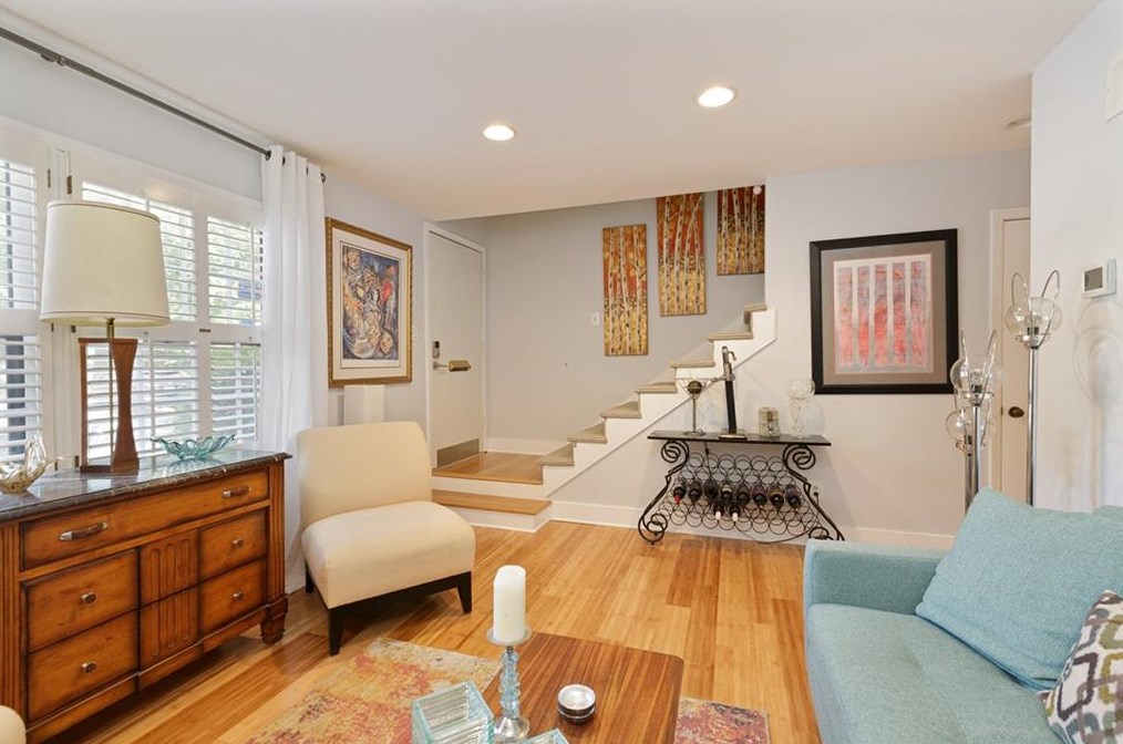 249 Triumph Dr, Atlanta GA  30327-1009 exterior