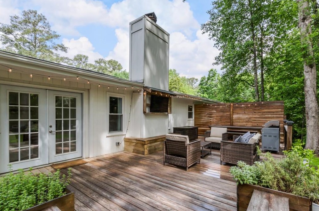 1847 Ravenwood Way, Atlanta GA  30329-2722 exterior