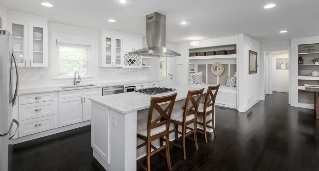 1847 Ravenwood Way, Atlanta GA  30329-2722 exterior