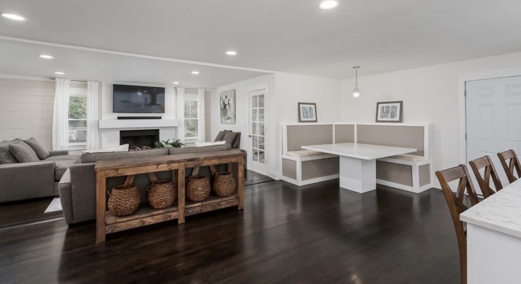 1847 Ravenwood Way, Atlanta GA  30329-2722 exterior