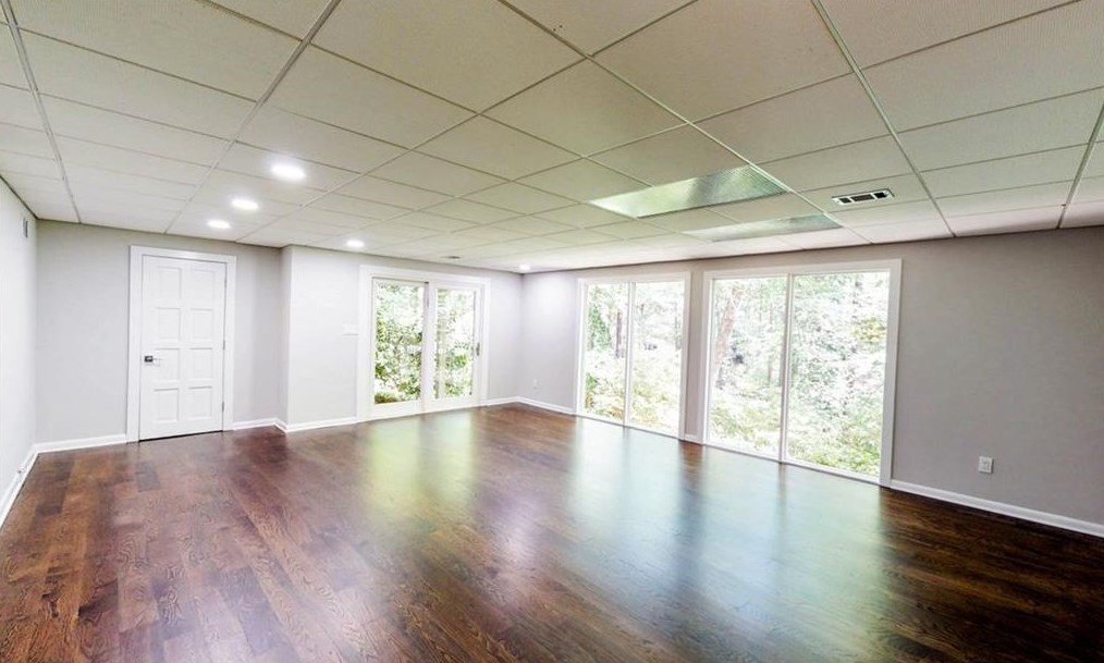 27 Wesley Rdg, Atlanta GA  30327-2042 exterior