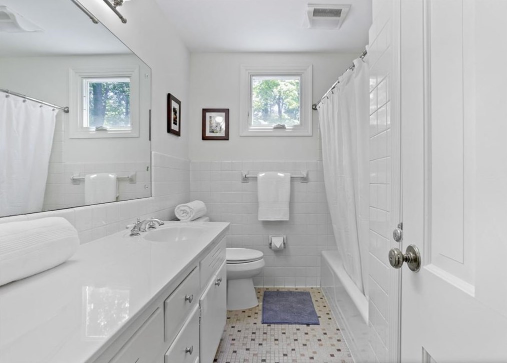 6278 Mtn Brk Way, Atlanta GA  30328-3611 exterior