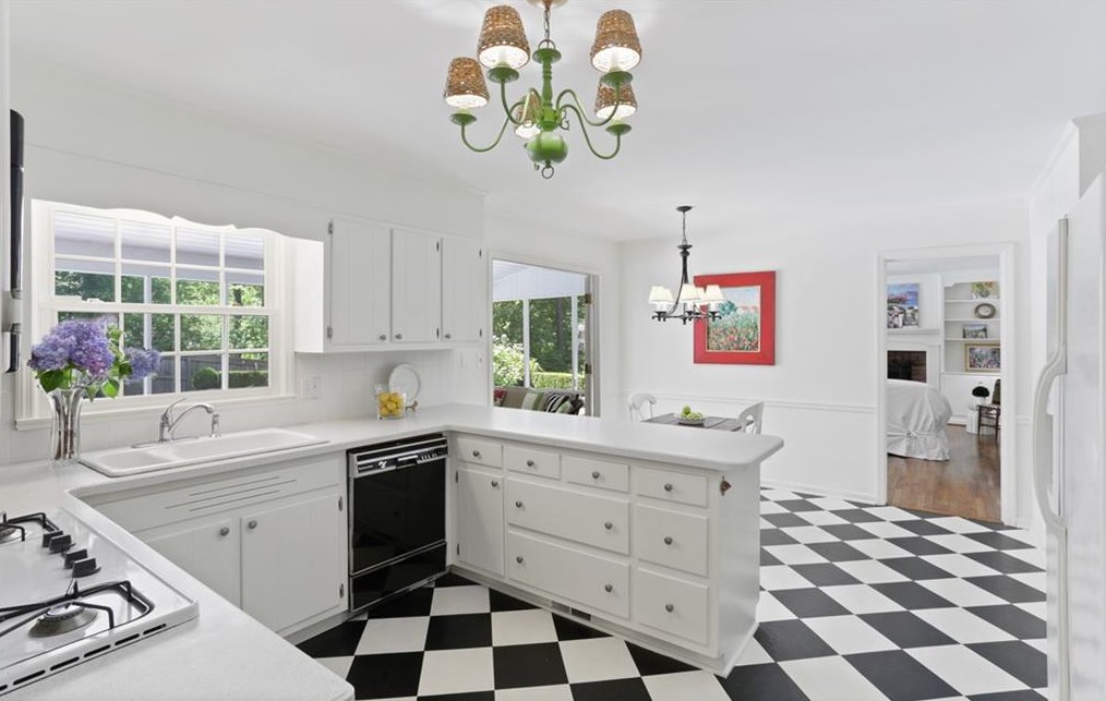 6278 Mtn Brk Way, Atlanta GA  30328-3611 exterior