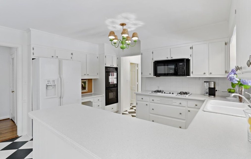 6278 Mtn Brk Way, Atlanta GA  30328-3611 exterior