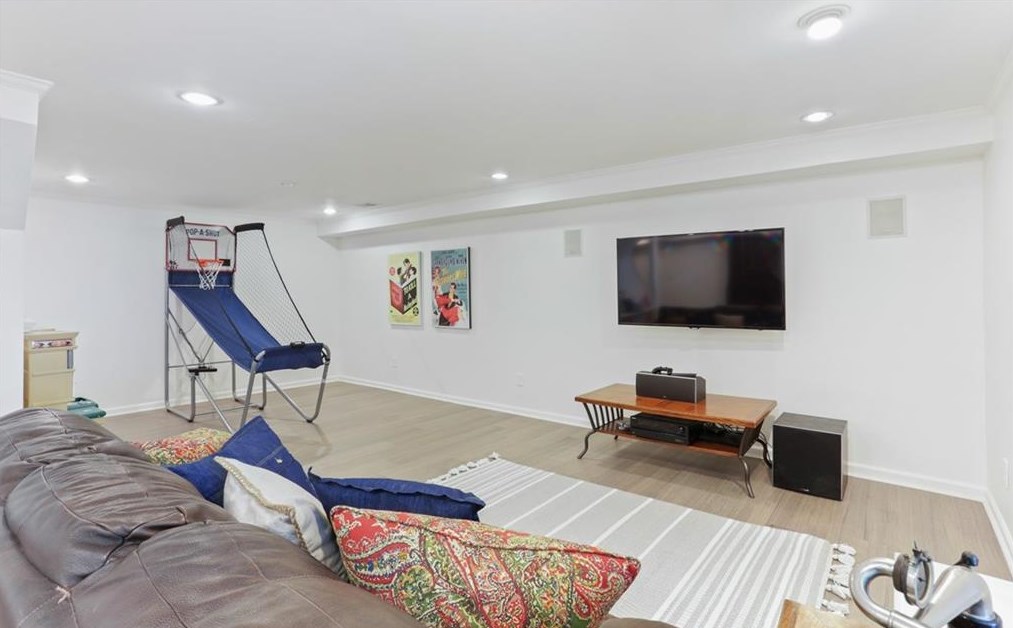 6278 Mtn Brk Way, Atlanta GA  30328-3611 exterior