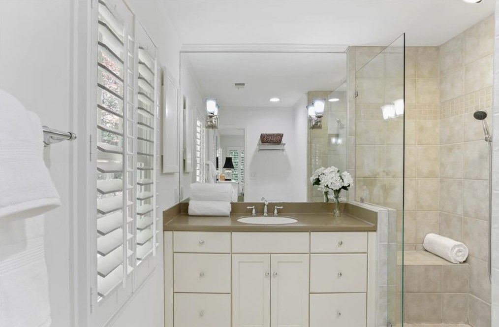 6278 Mtn Brk Way, Atlanta GA  30328-3611 exterior