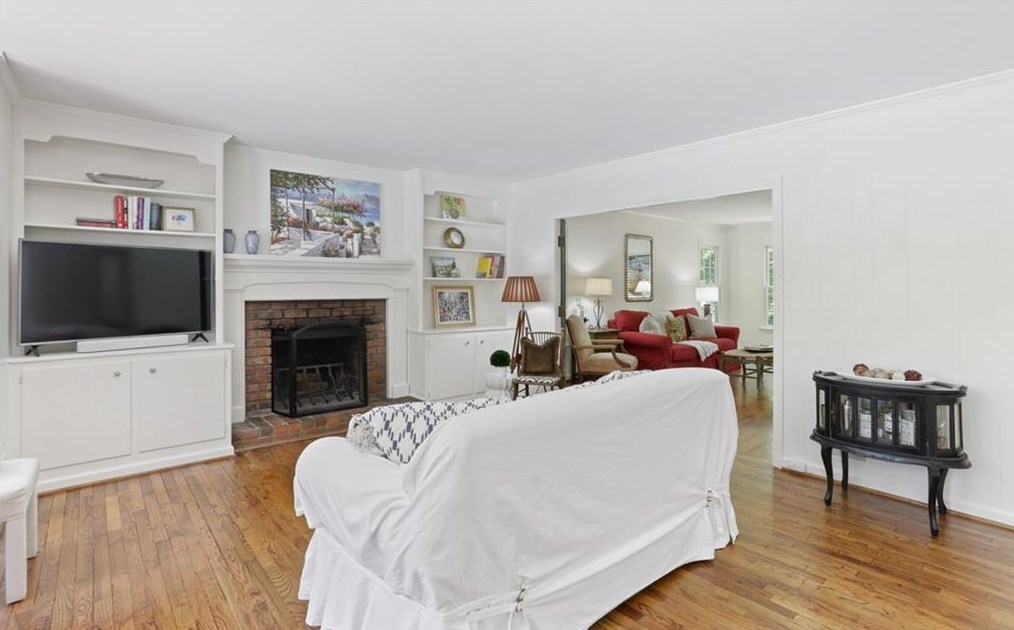 6278 Mtn Brk Way, Atlanta GA  30328-3611 exterior