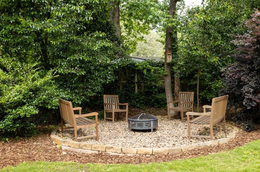 2236 Desmond Dr, Decatur GA  30033-4742 exterior