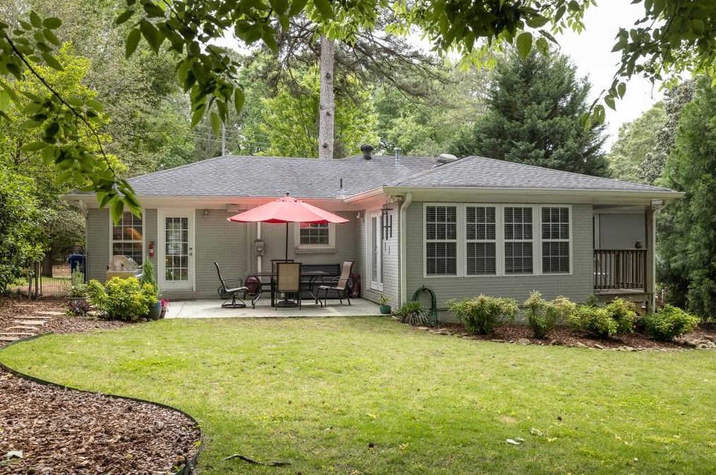 2236 Desmond Dr, Decatur GA  30033-4742 exterior