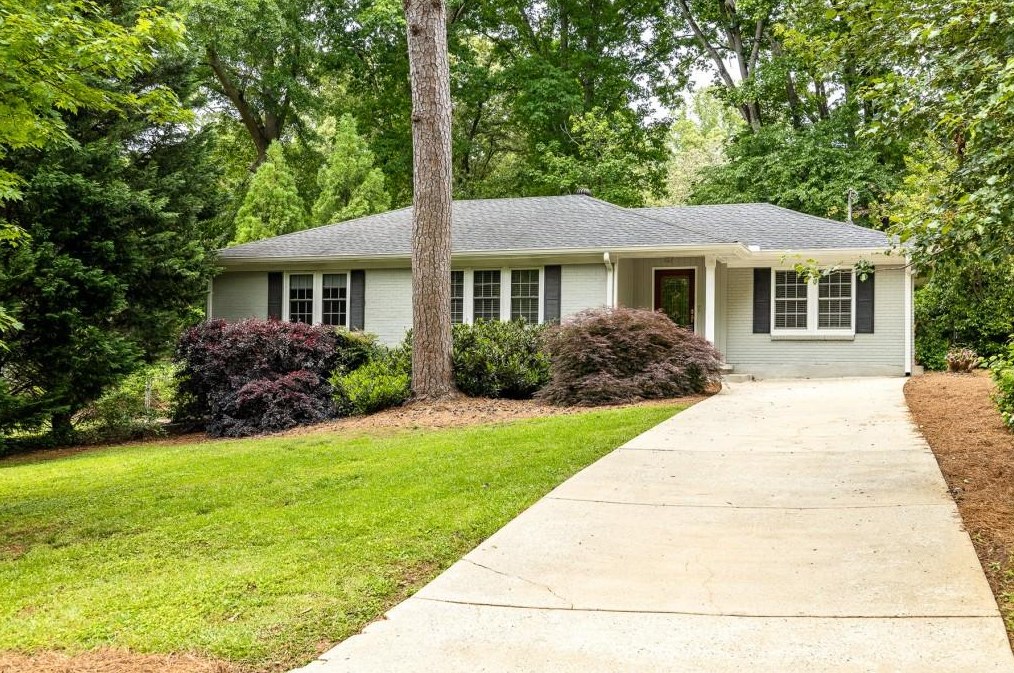 2236 Desmond Dr, Decatur GA  30033-4742 exterior