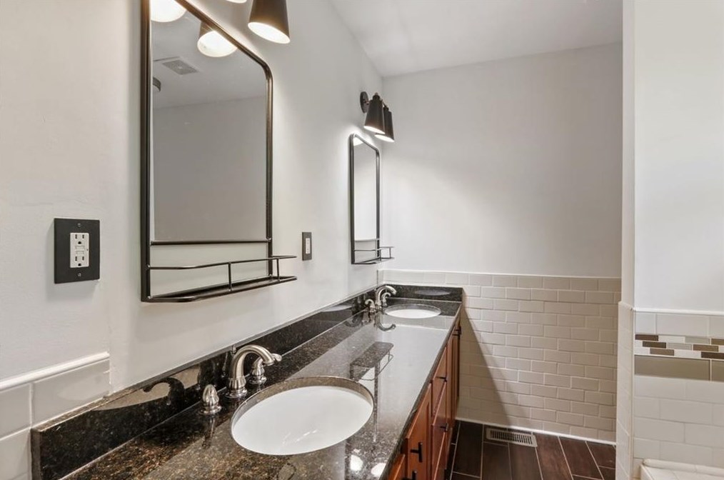 556 Parker Ave, Decatur GA  30032-3965 exterior