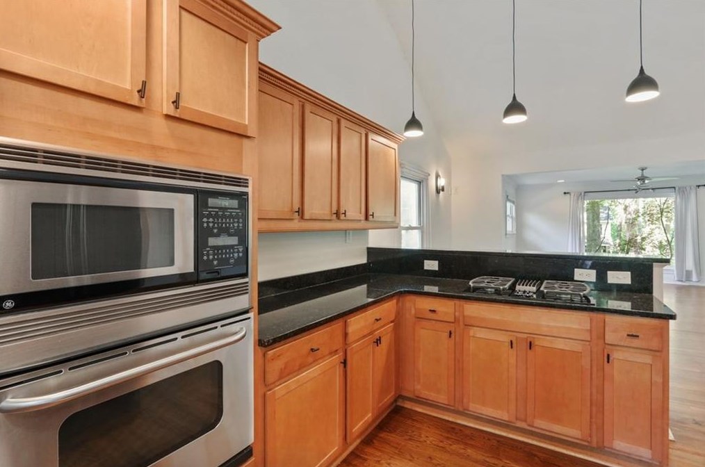 556 Parker Ave, Decatur GA  30032-3965 exterior