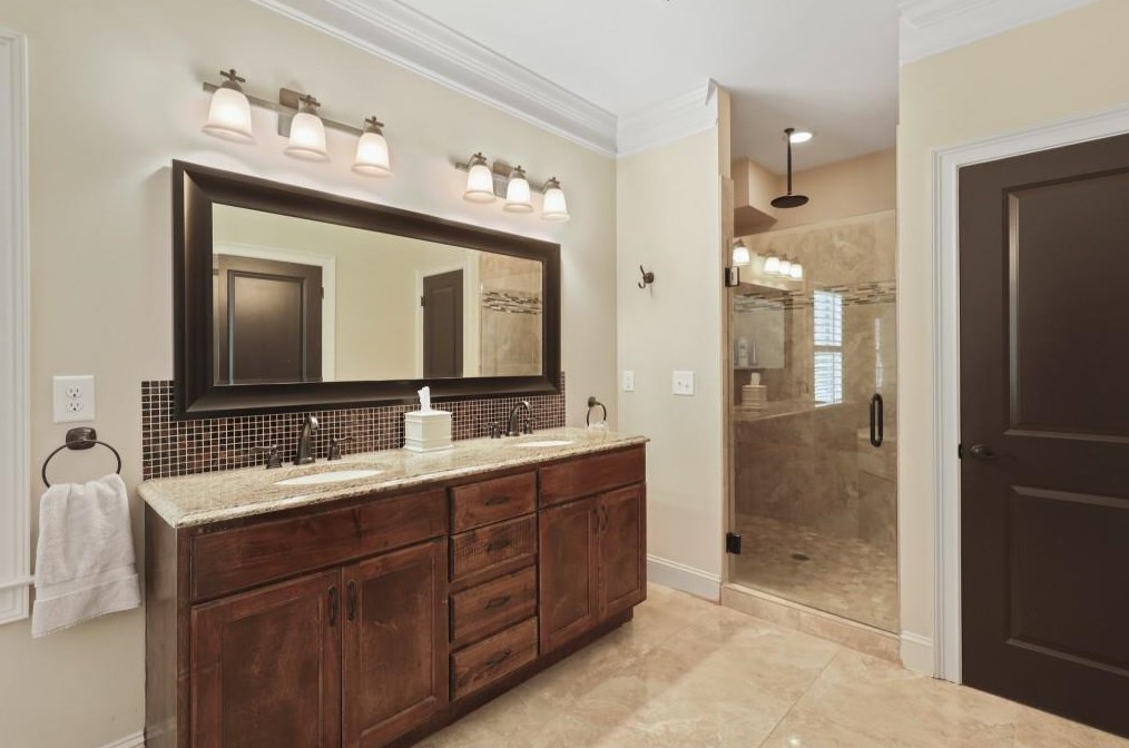 4805 Northway Dr, Atlanta GA  30342-2425 exterior
