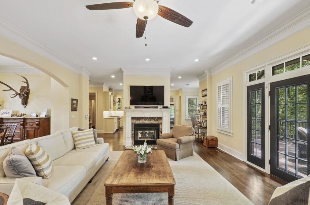 4805 Northway Dr, Atlanta GA  30342-2425 exterior