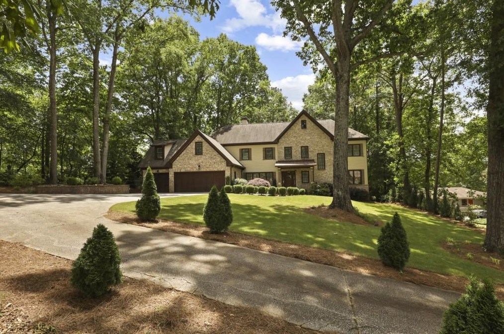 4805 Northway Dr, Atlanta GA  30342-2425 exterior
