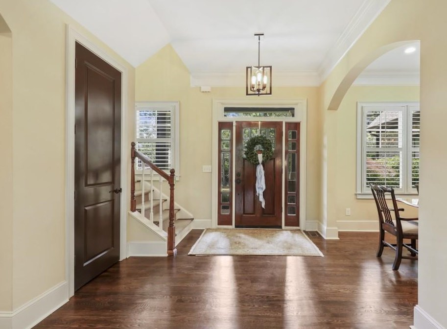 4805 Northway Dr, Atlanta GA  30342-2425 exterior