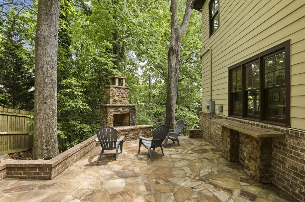 4805 Northway Dr, Atlanta GA  30342-2425 exterior