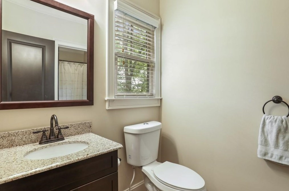 4805 Northway Dr, Atlanta GA  30342-2425 exterior