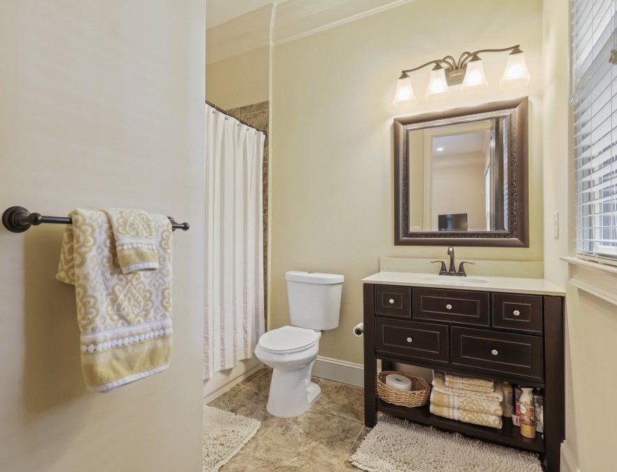 4805 Northway Dr, Atlanta GA  30342-2425 exterior