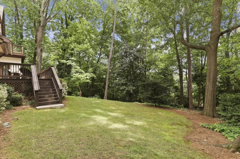 4805 Northway Dr, Atlanta GA  30342-2425 exterior