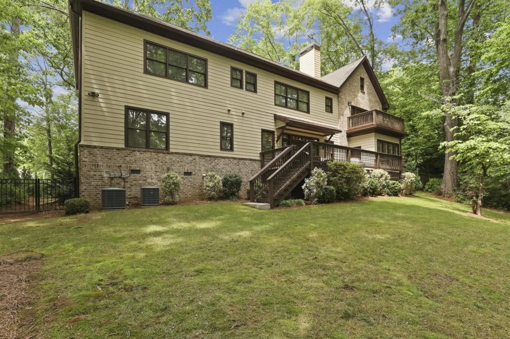 4805 Northway Dr, Atlanta GA  30342-2425 exterior