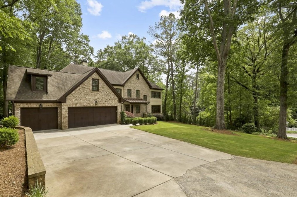 4805 Northway Dr, Atlanta GA  30342-2425 exterior