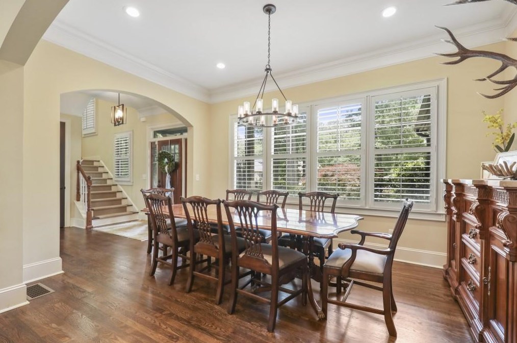 4805 Northway Dr, Atlanta GA  30342-2425 exterior