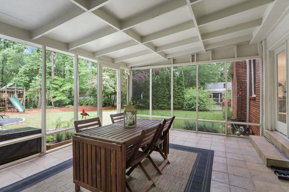 232 Mount Vernon Dr, Decatur GA  30030-1607 exterior