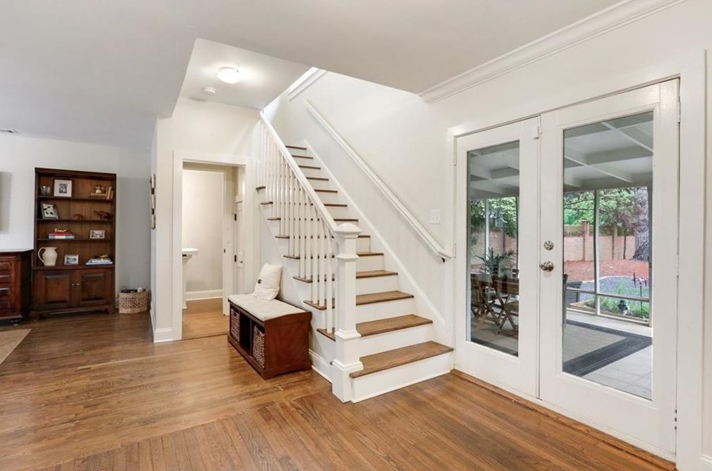 232 Mount Vernon Dr, Decatur GA  30030-1607 exterior