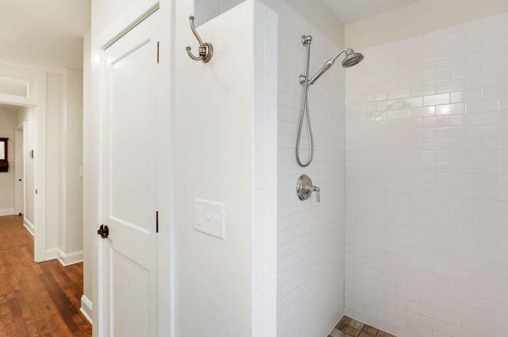 232 Mount Vernon Dr, Decatur GA  30030-1607 exterior