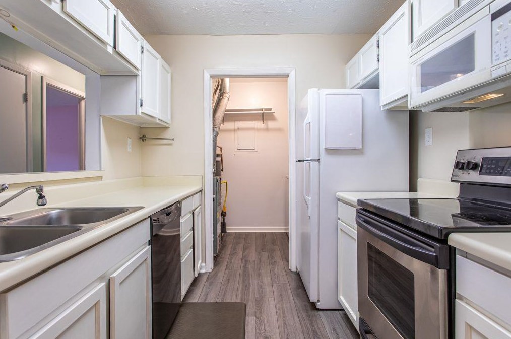 1005 Mcclelen Way, Decatur GA  30033-5633 exterior