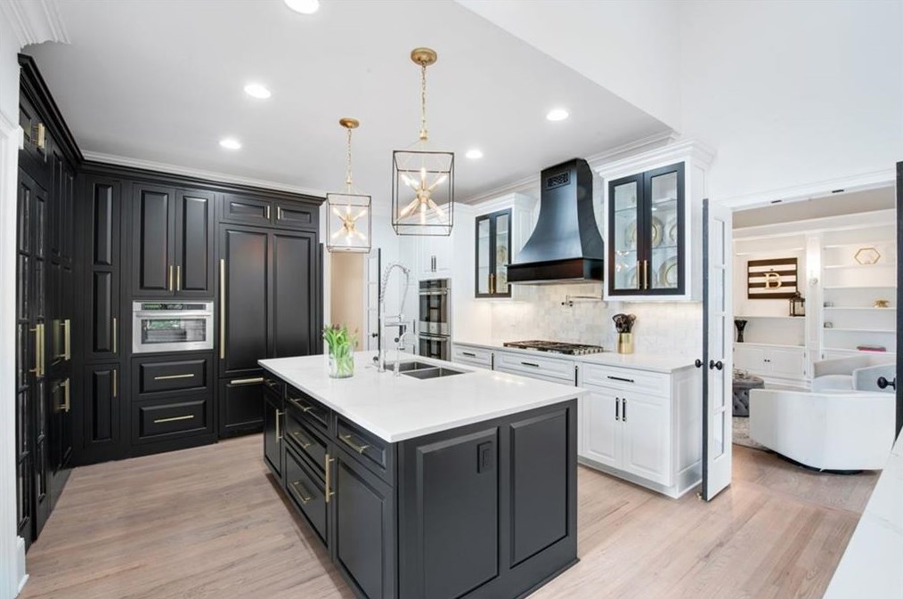 220 Windsor Gate Cv, Atlanta GA  30342-2864 exterior