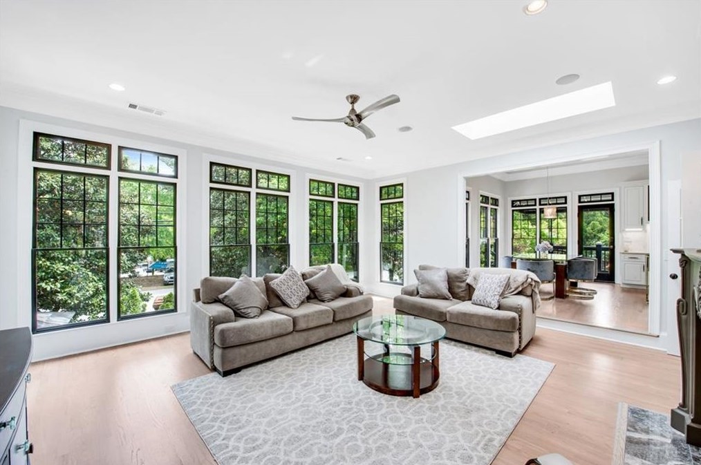 220 Windsor Gate Cv, Atlanta GA  30342-2864 exterior