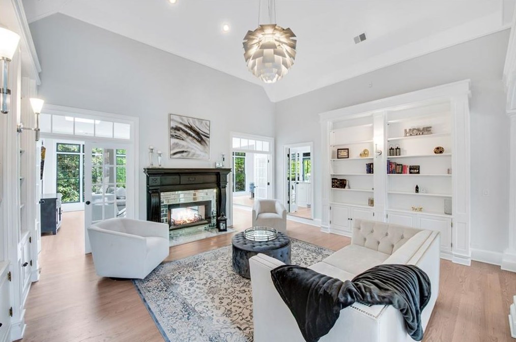 220 Windsor Gate Cv, Atlanta GA  30342-2864 exterior