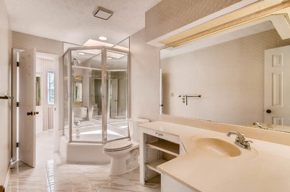 107 Mary Gay Ct, Decatur GA  30030-2904 exterior