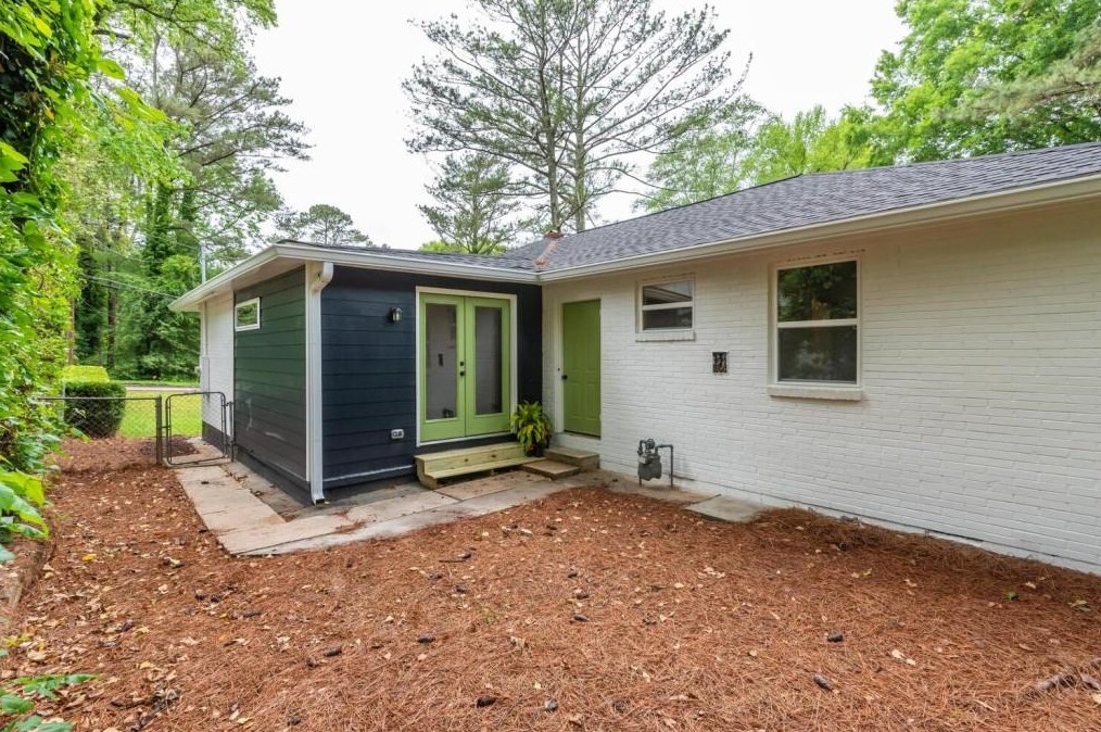 2918 Lowrance Dr, Decatur GA  30033-5821 exterior