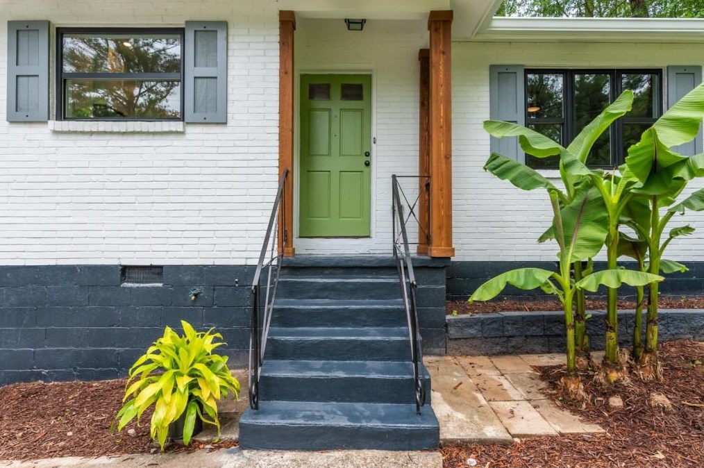 2918 Lowrance Dr, Decatur GA  30033-5821 exterior