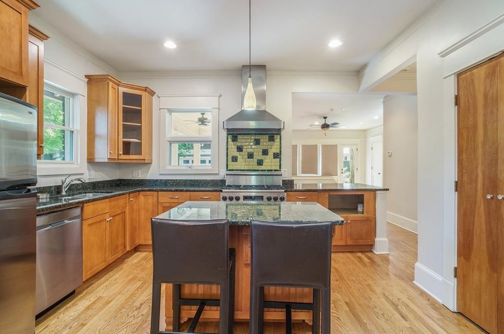 220 5th Ave, Decatur GA  30030-4810 exterior