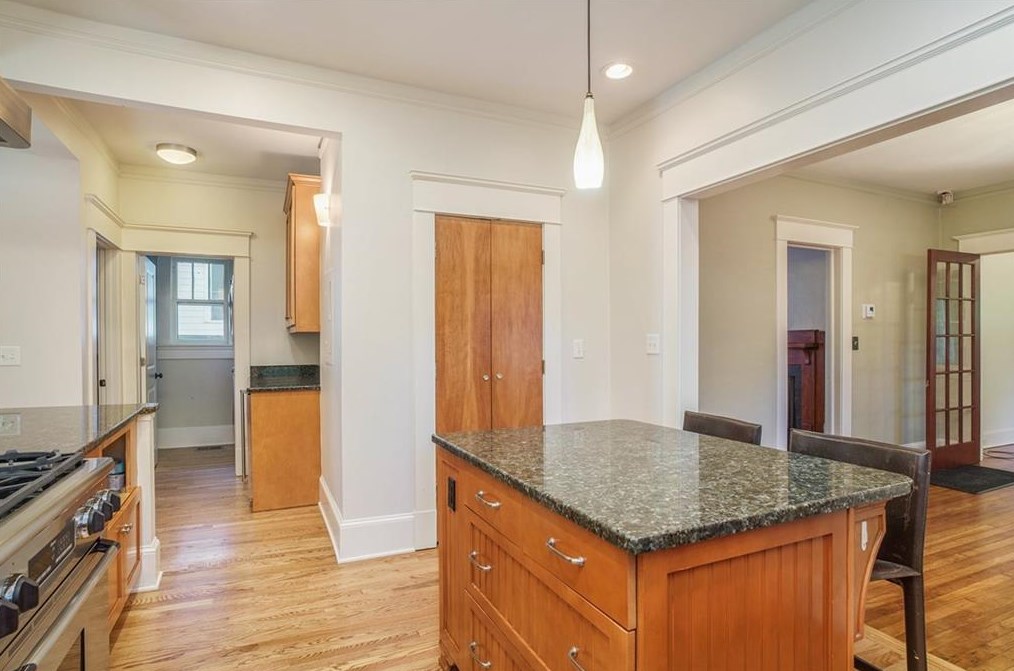 220 5th Ave, Decatur GA  30030-4810 exterior