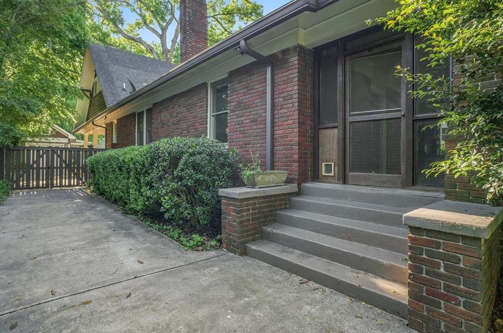 220 5th Ave, Decatur GA  30030-4810 exterior