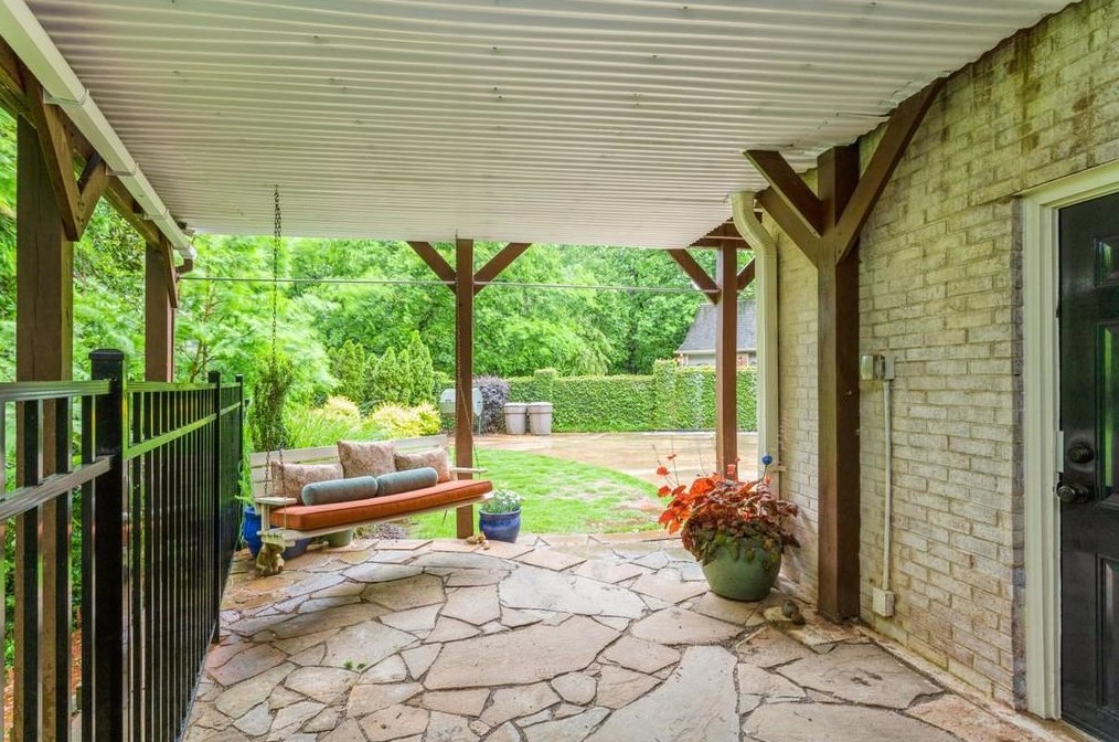 6 Wimberly Ct, Decatur GA  30030-2802 exterior