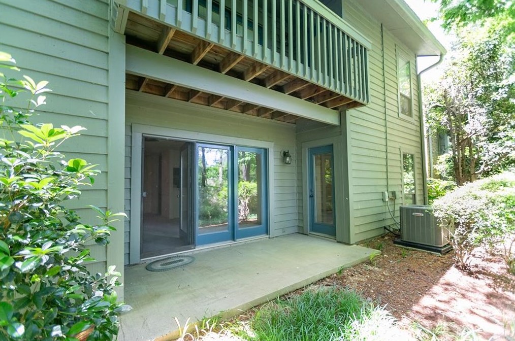 506 Tuxworth Cir, Decatur GA  30033-5618 exterior