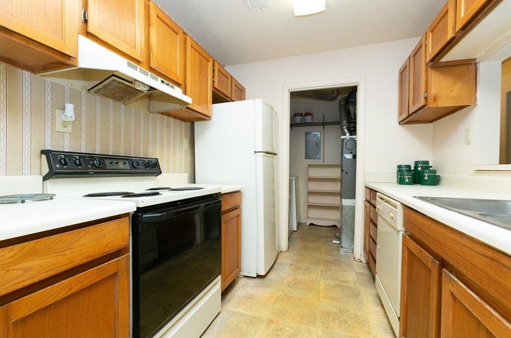 506 Tuxworth Cir, Decatur GA  30033-5618 exterior