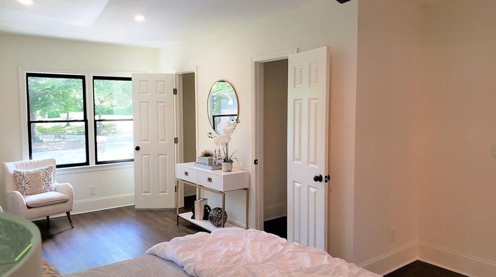 1939 Wildwood Pl, Atlanta GA  30324-4959 exterior